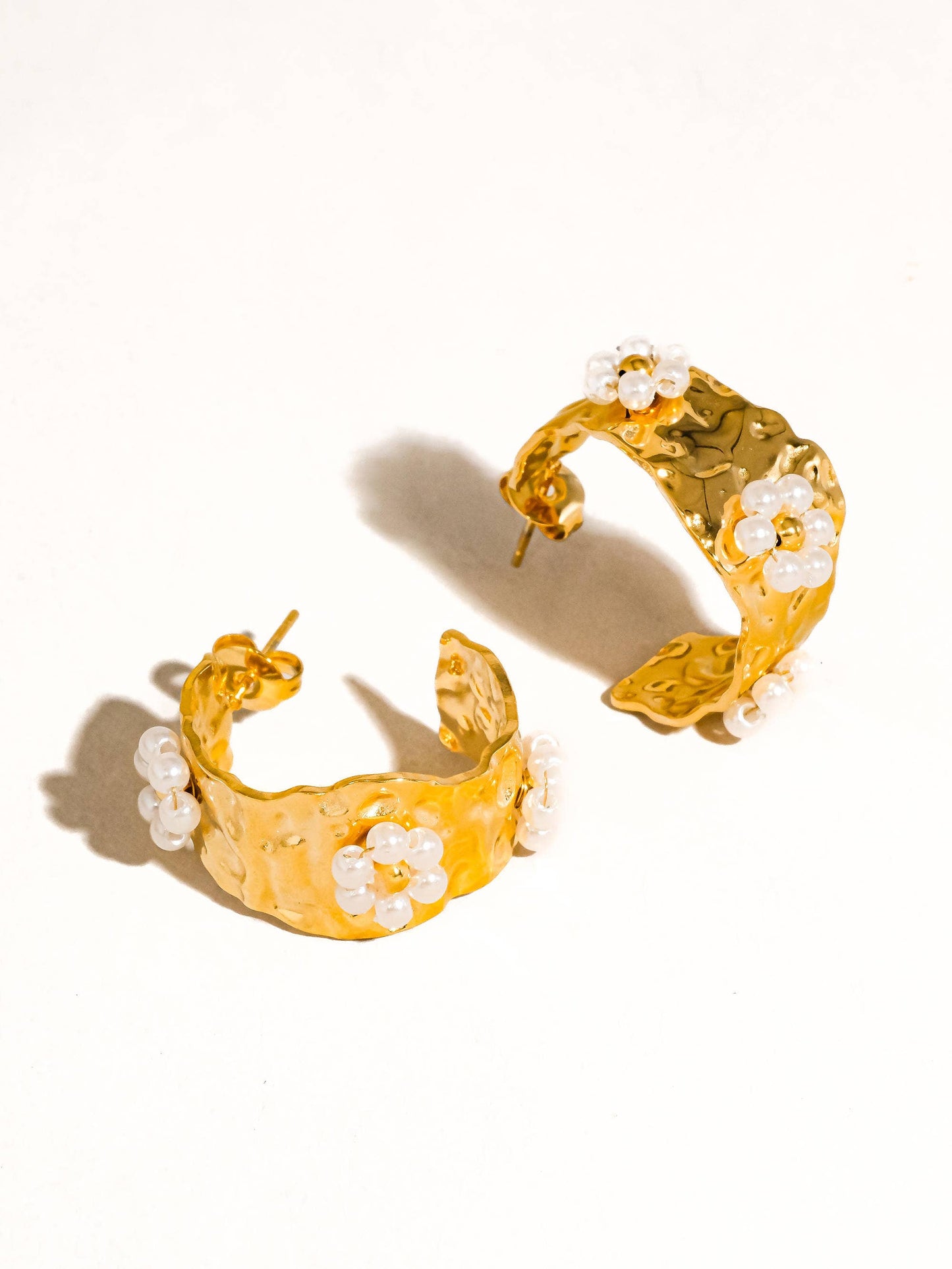 Charme 18K Gold Non-Tarnish Vintage Floral Hoop Earring: Yellow
