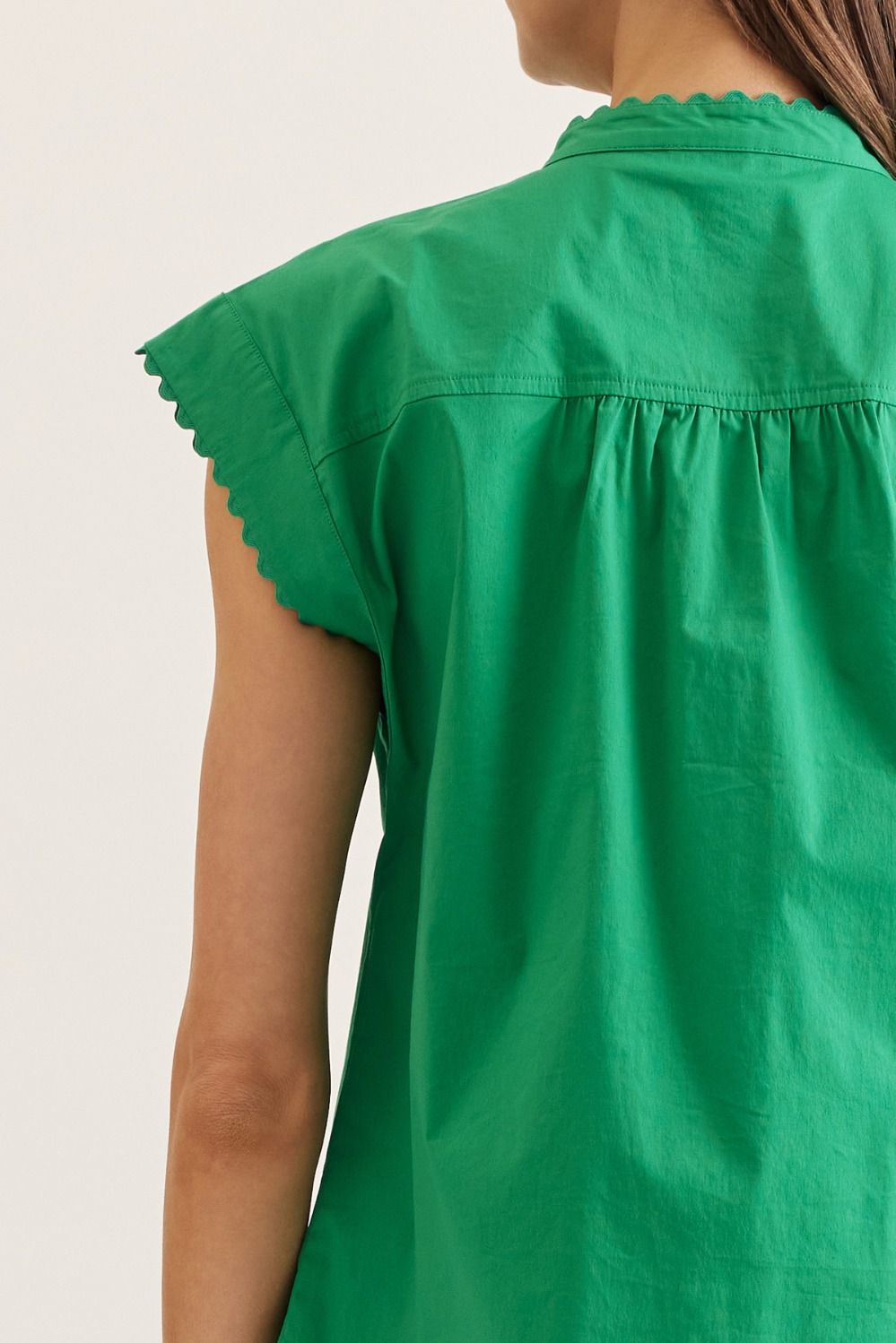 Scallop Detail Button Up Top in Kelly Green