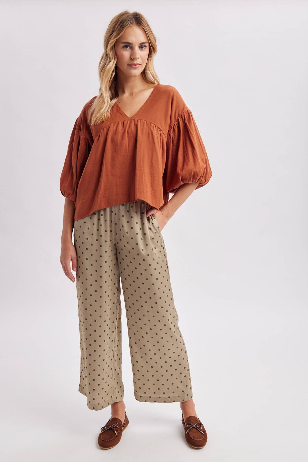 V-Neck Balloon Sleeve Top in Rust