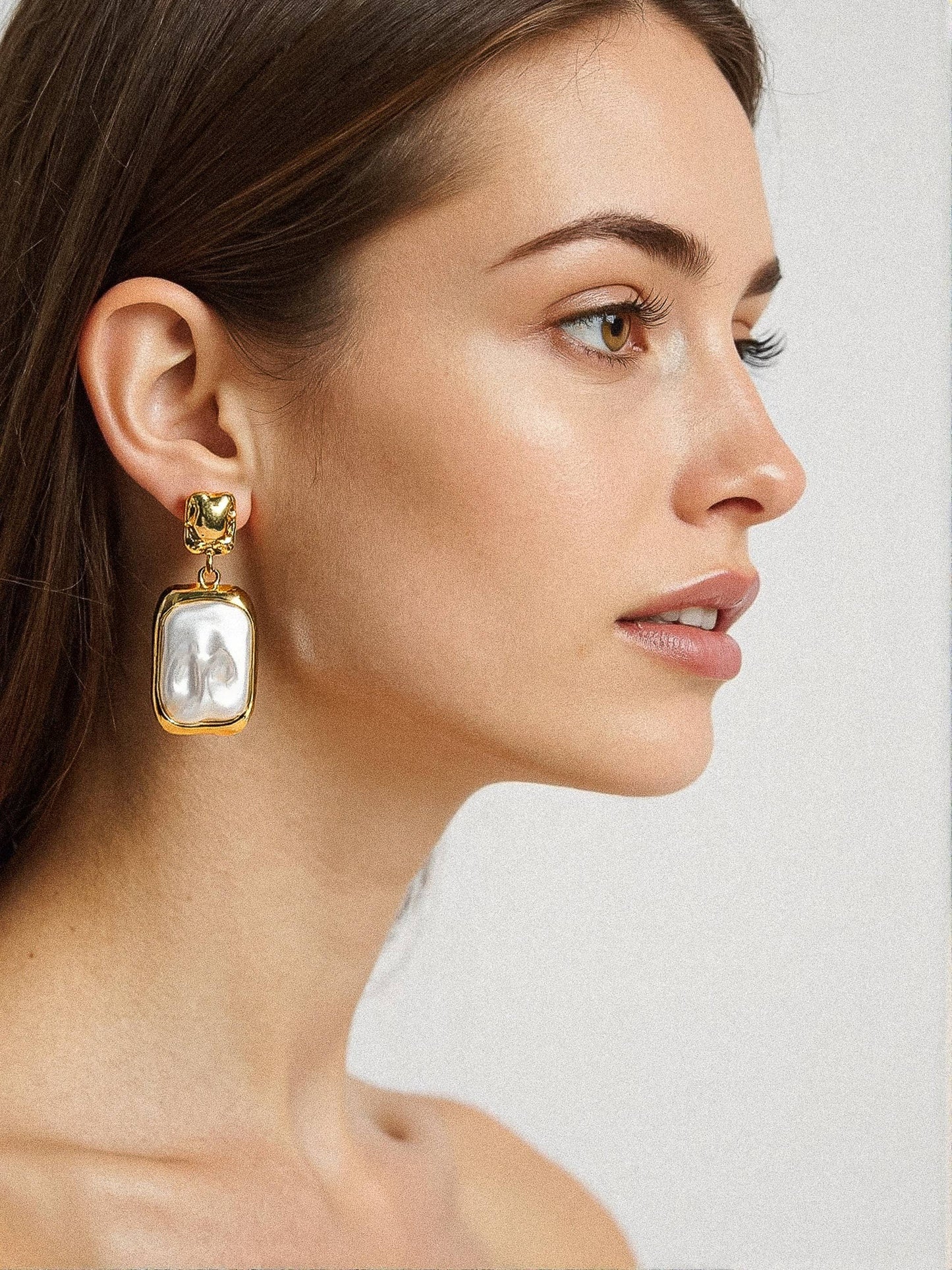 Jacques 18K Gold Non-Tarnish Square Pearl Earring: Yellow Gold