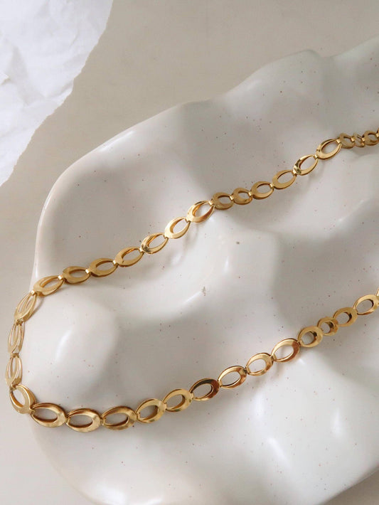 Thessaly 18K Gold Non-Tarnish Oval Link Chain Necklace: Yellow Gold