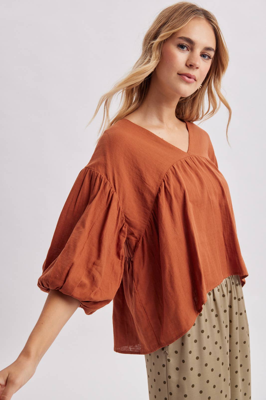 V-Neck Balloon Sleeve Top in Rust