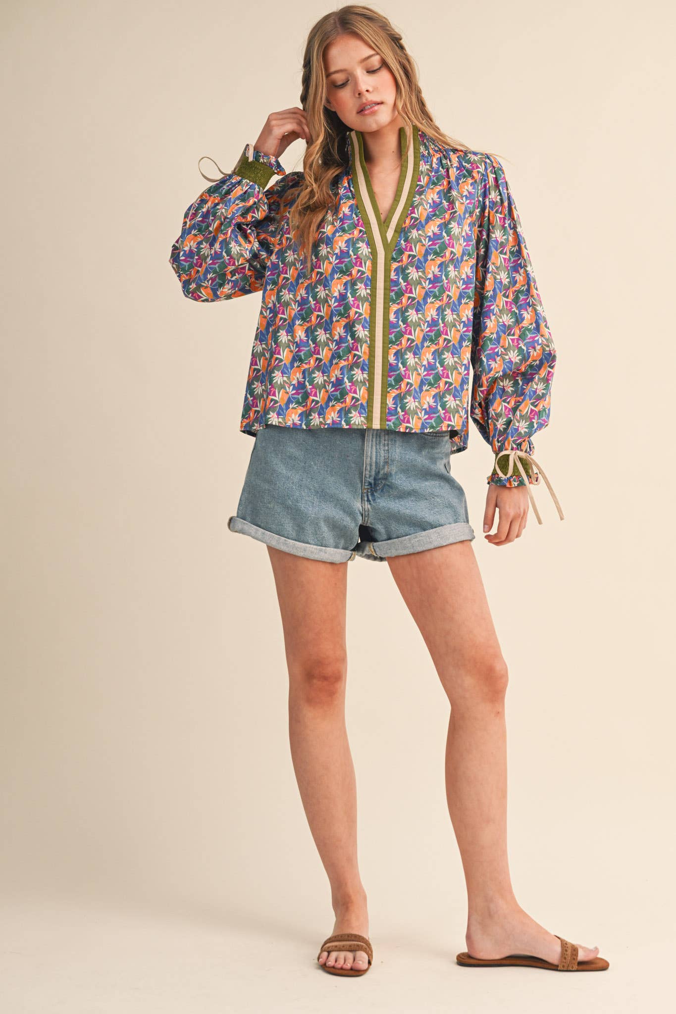 Contrast Detailed Puff Sleeve Top