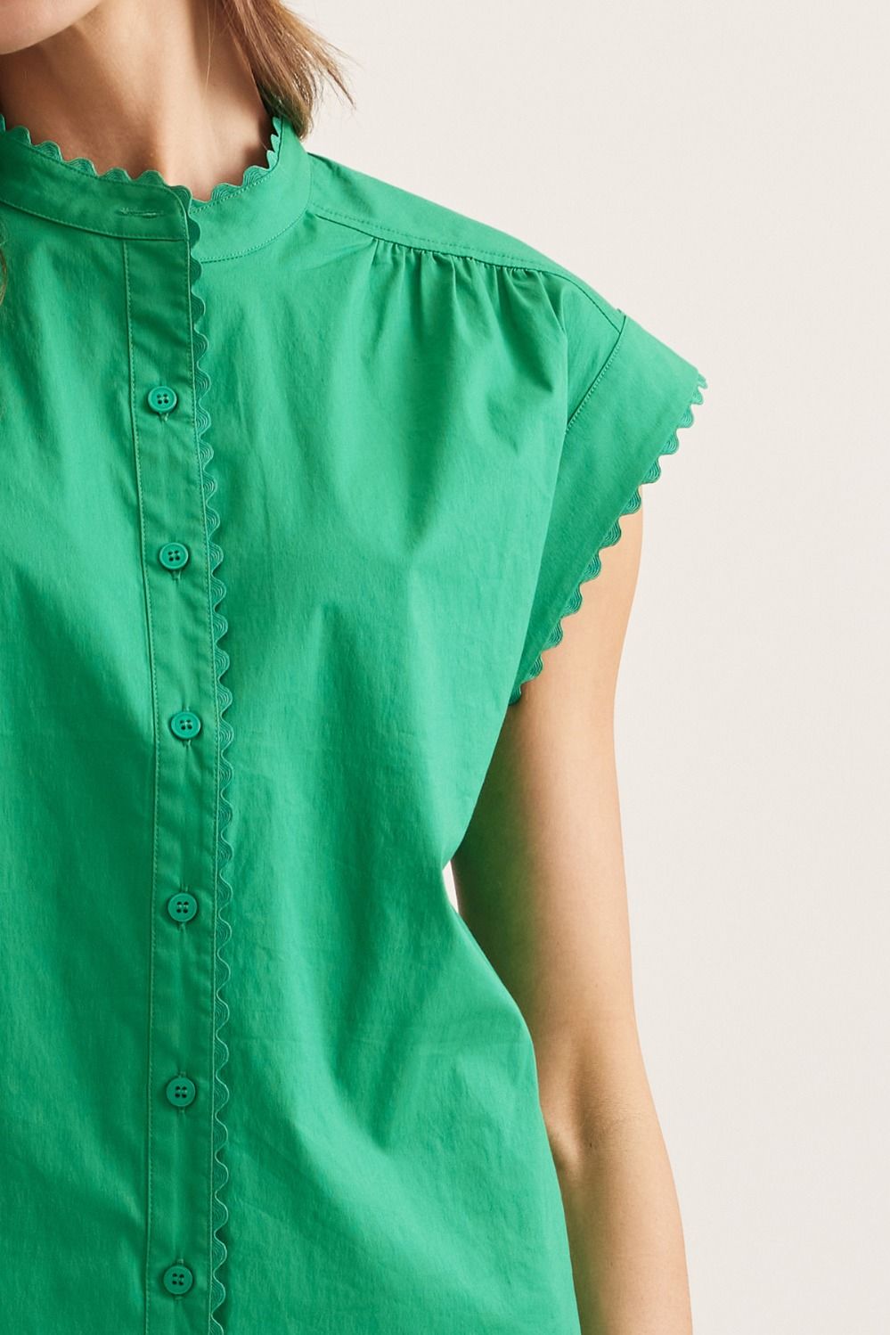Scallop Detail Button Up Top in Kelly Green