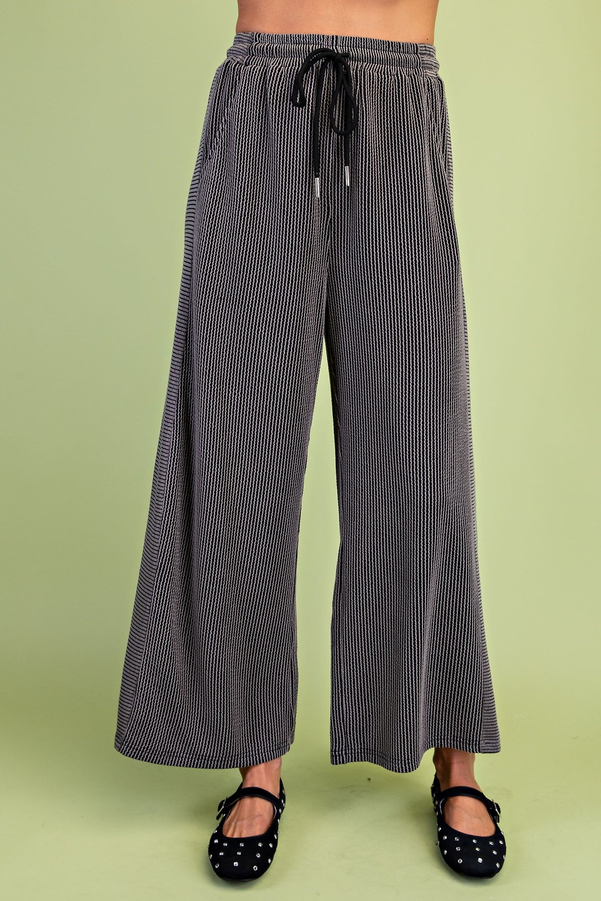 Wavy Ribbed Knit Bottoms in Black
