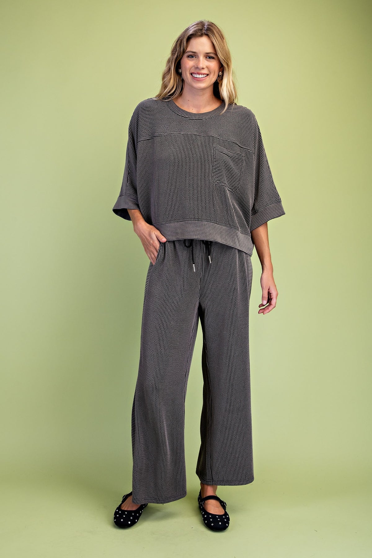 Wavy Ribbed Knit Top in Black