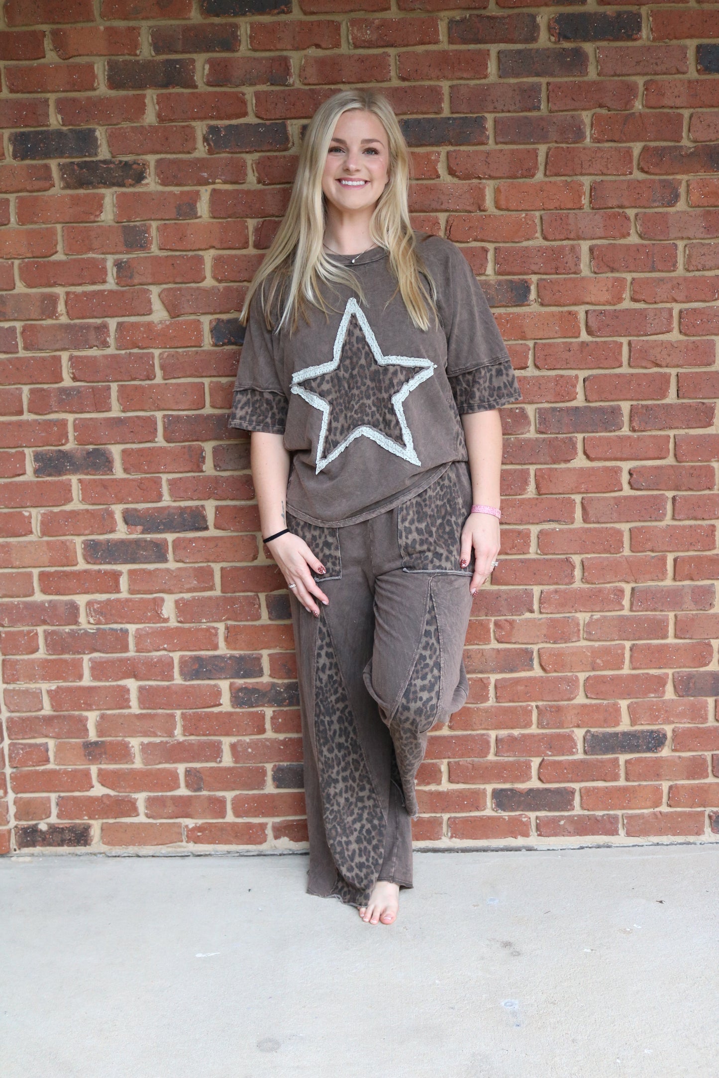 Leopard Star Tee in Cream or Dark Gray