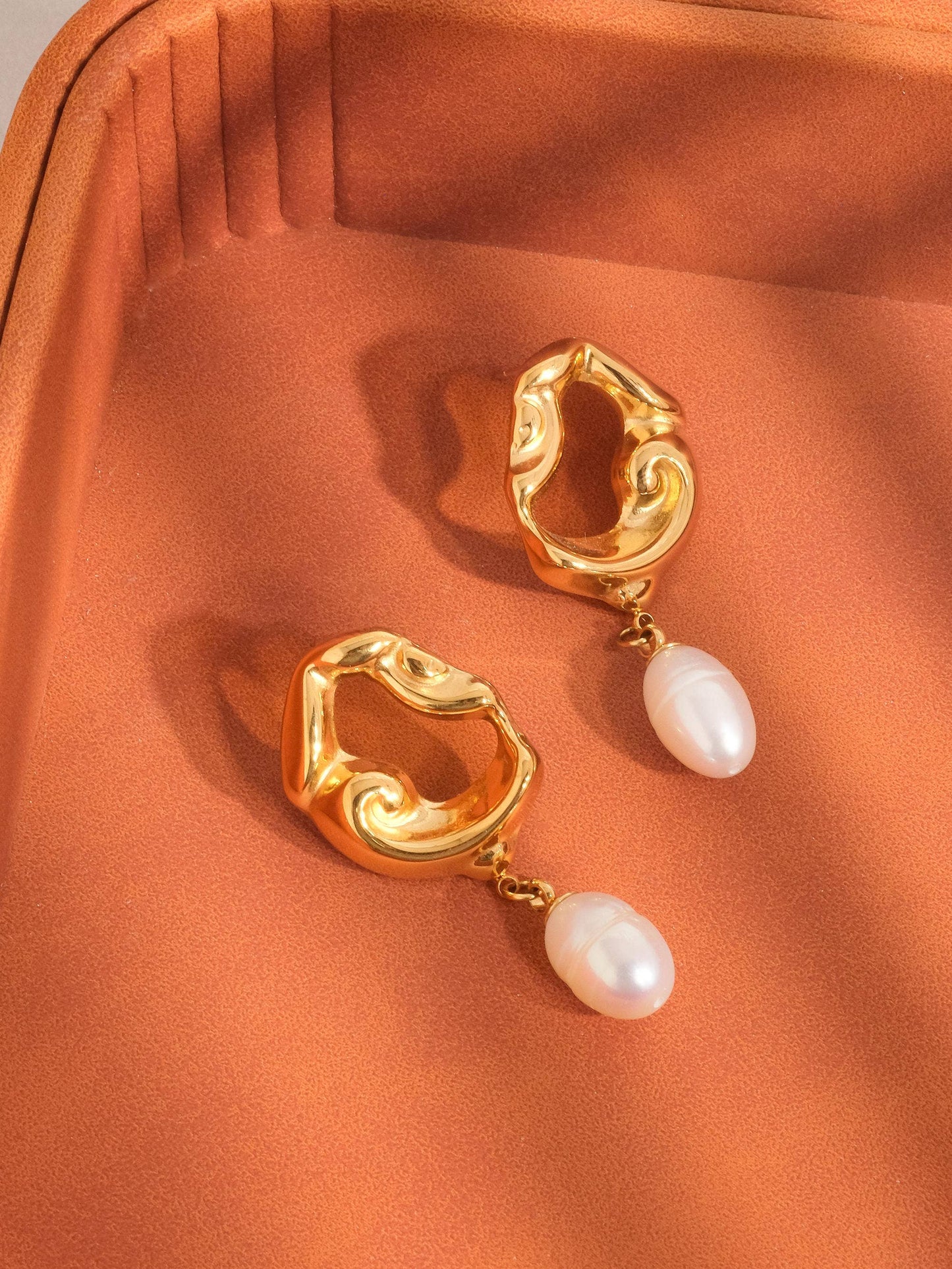 Nerissa 18K Gold Non-Tarnish Abstract Pearl Earring: Yellow Gold