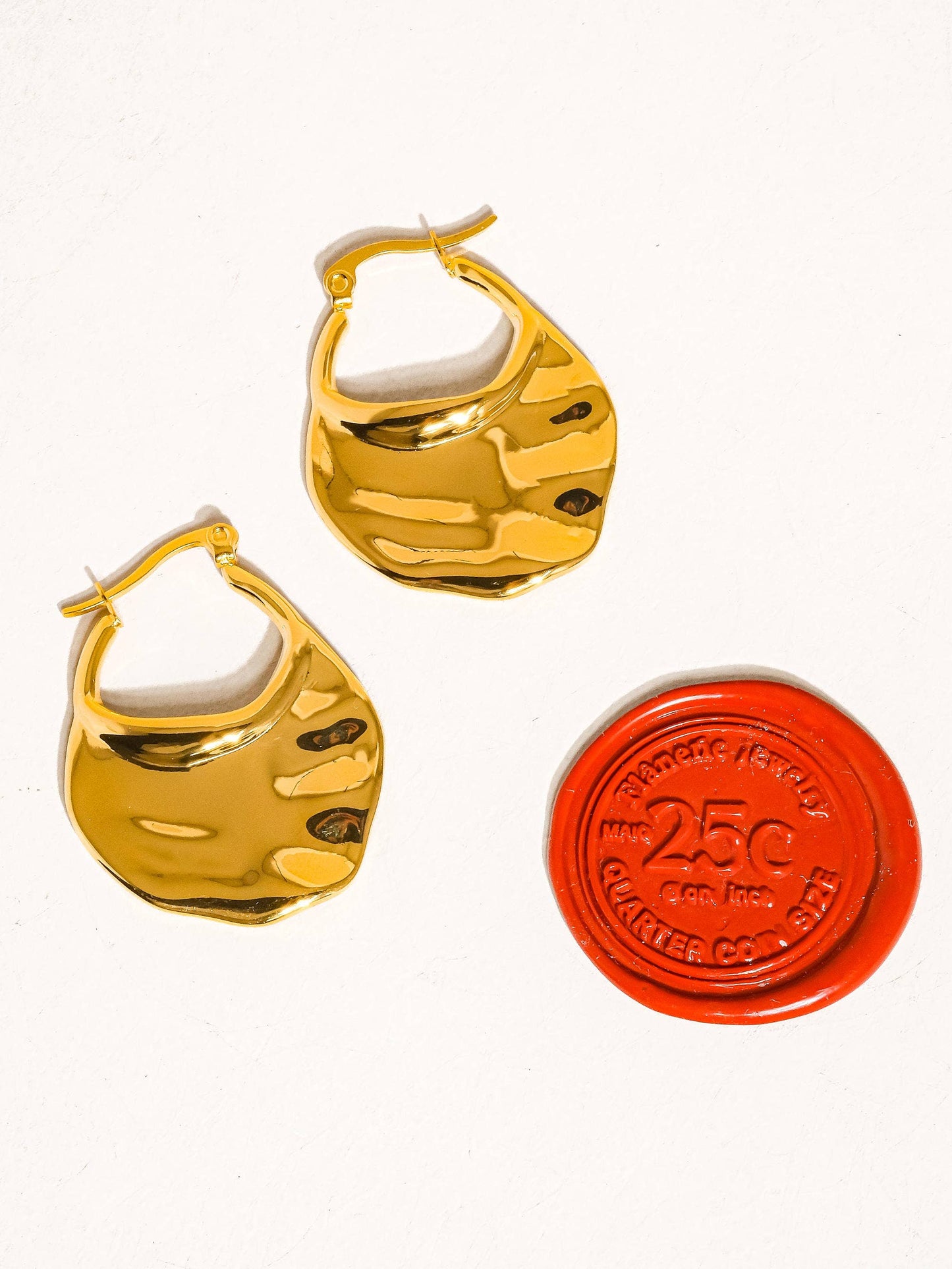 Jinni 18K Gold Non-Tarnish Classic Hoop Earring: Yellow Gold