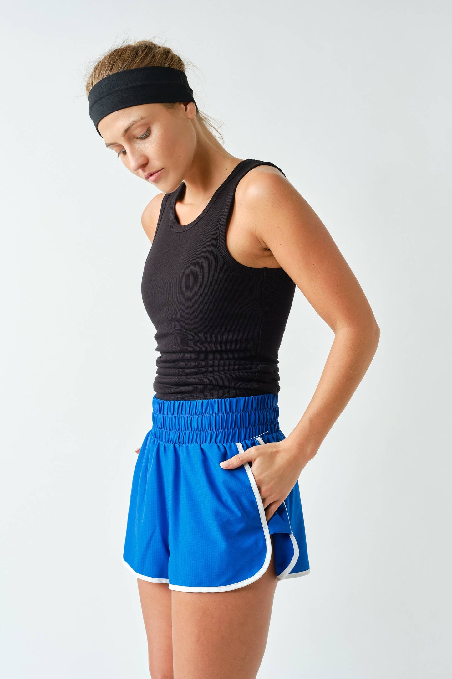 CoreClassic Micro-Ribbed Built-In Bra Tank Top in Black