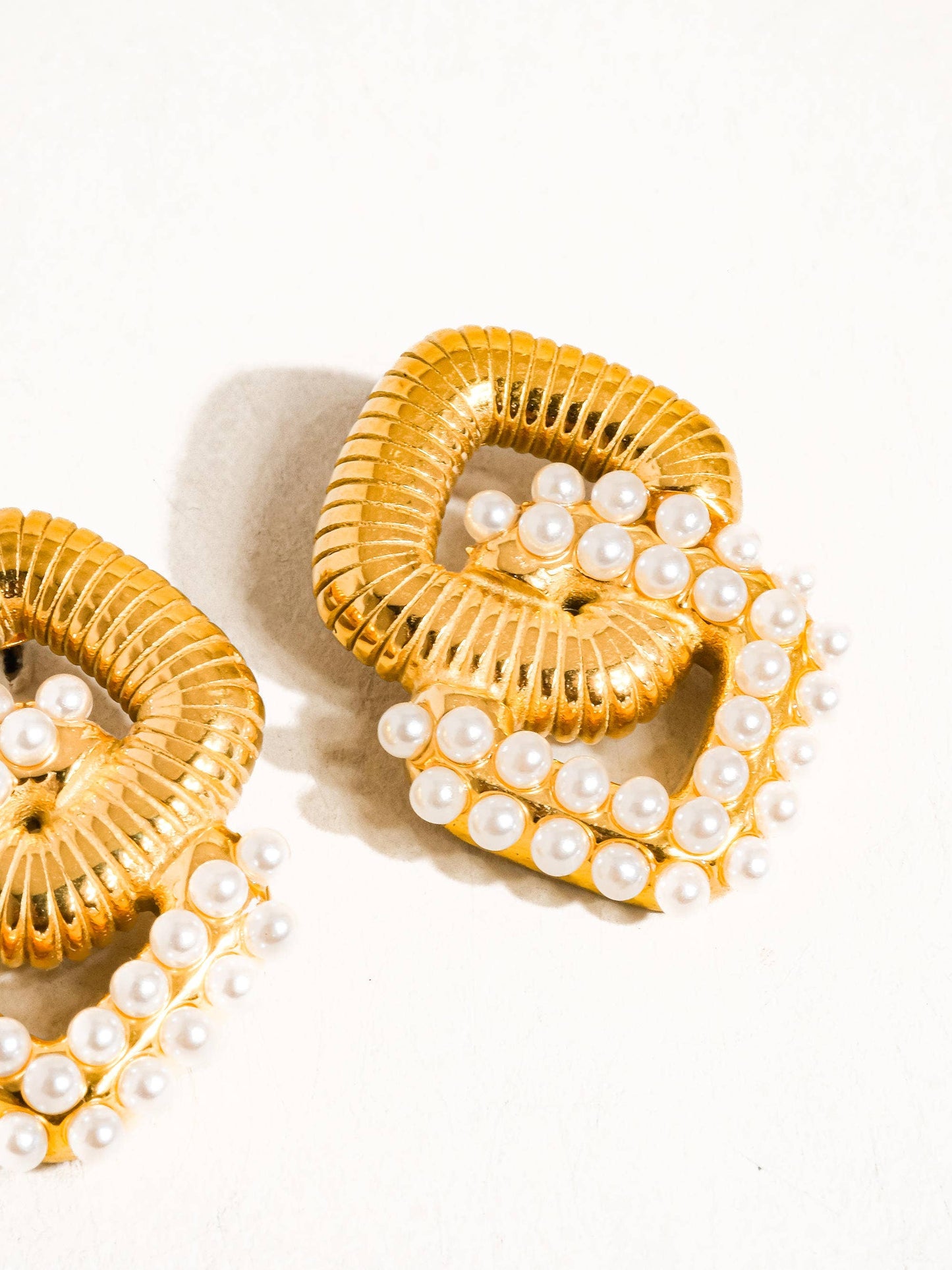 Cometa 18K Gold Non-Tarnish Pearl Chain Earring: Yellow Gold