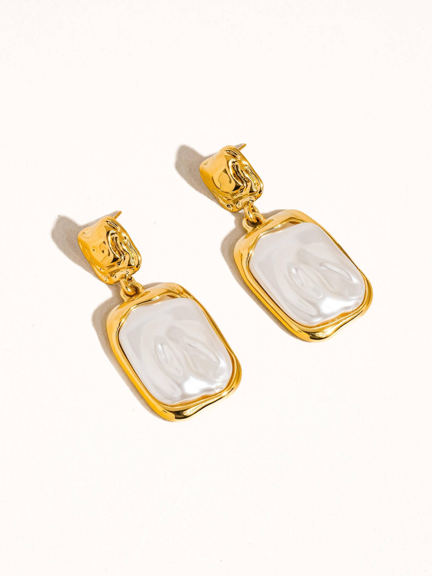 Jacques 18K Gold Non-Tarnish Square Pearl Earring: Yellow Gold